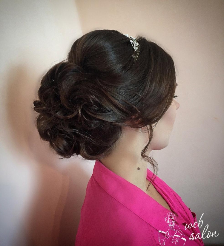 Прически на свадьбу с закрытыми ушами