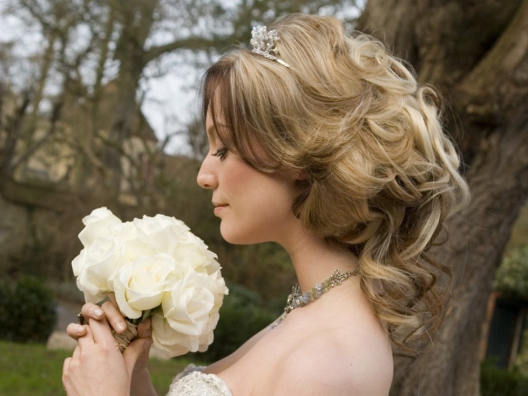 Свадебные прически закрывающие уши