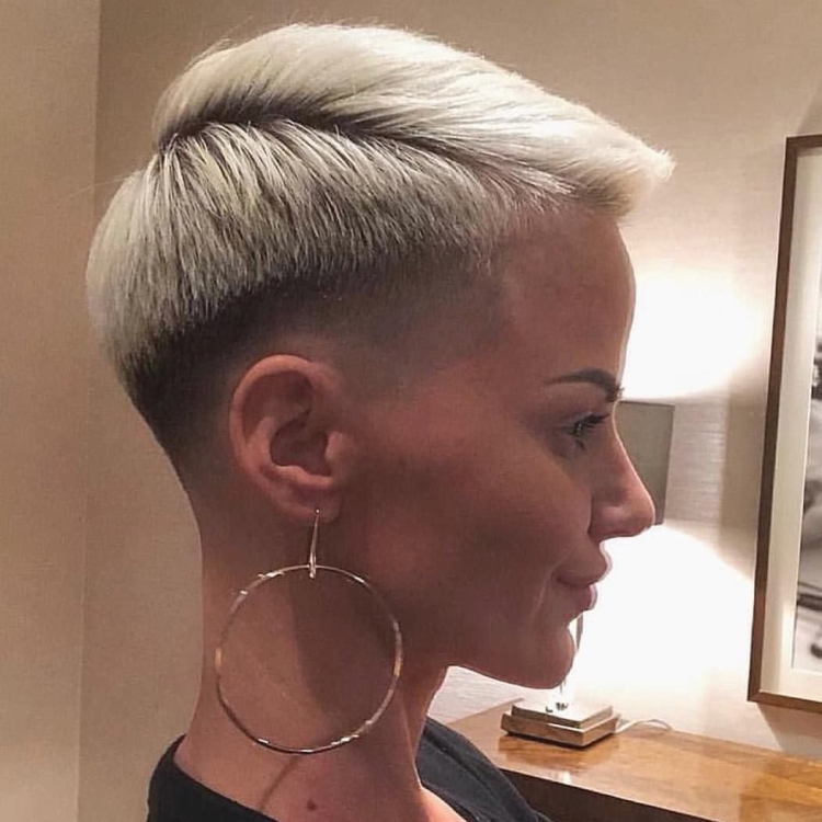 Короткие женские стрижки с выбритыми висками и затылком