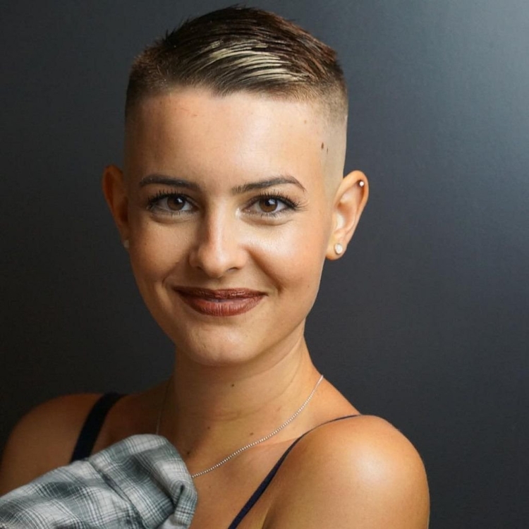 Нина ВЫДРИЦ лысая