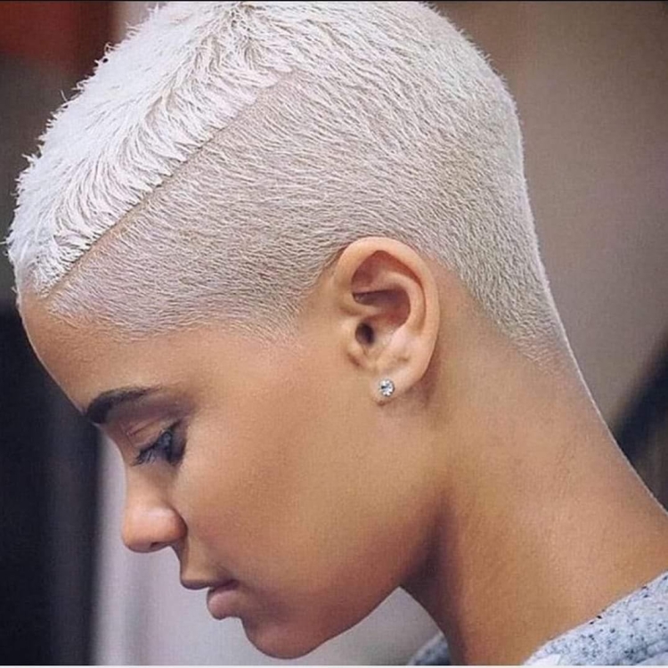 Женские стрижки под машинку