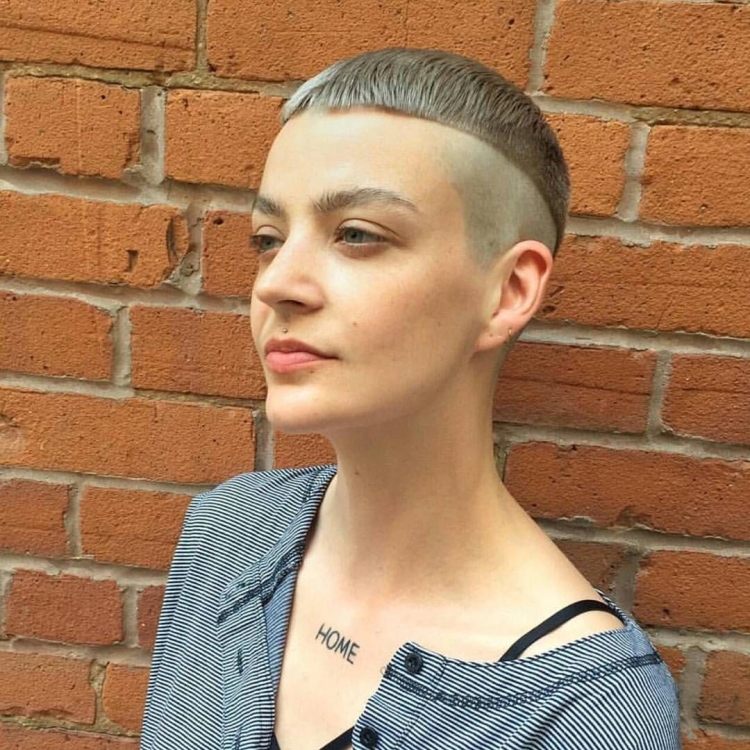 Короткая стрижка Томбой Ежик