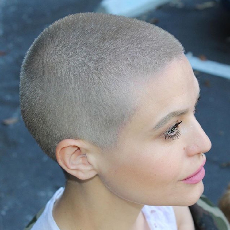 Жеская стрижка Ёжик под машинку