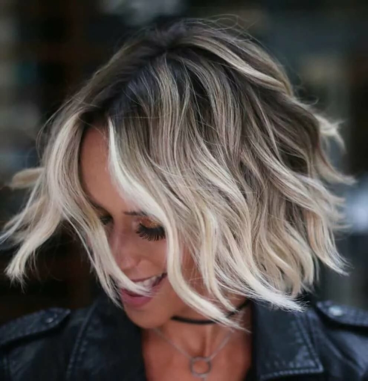 Шатуш балаяж блонд каре