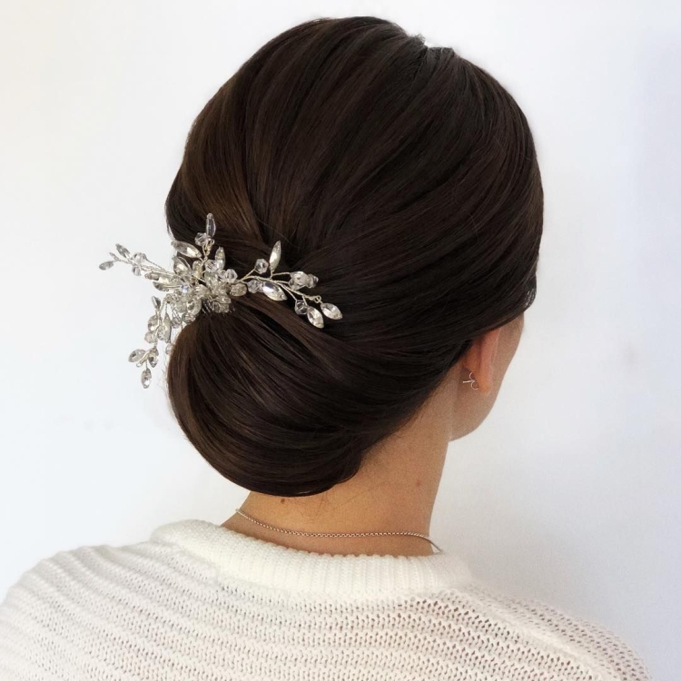 Гладкий свадебный пучок