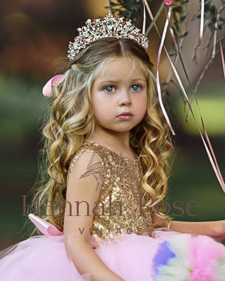 Детская прическа с короной