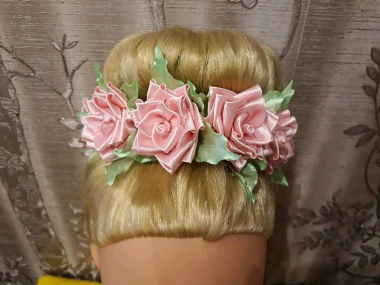 Заколки из атласных лент