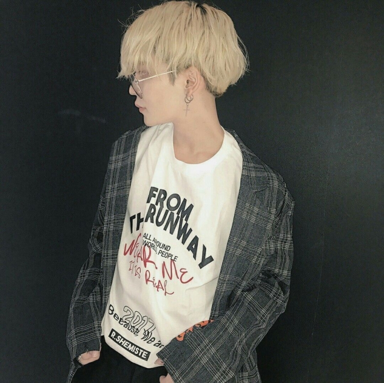 Кореец блондин Эстетика