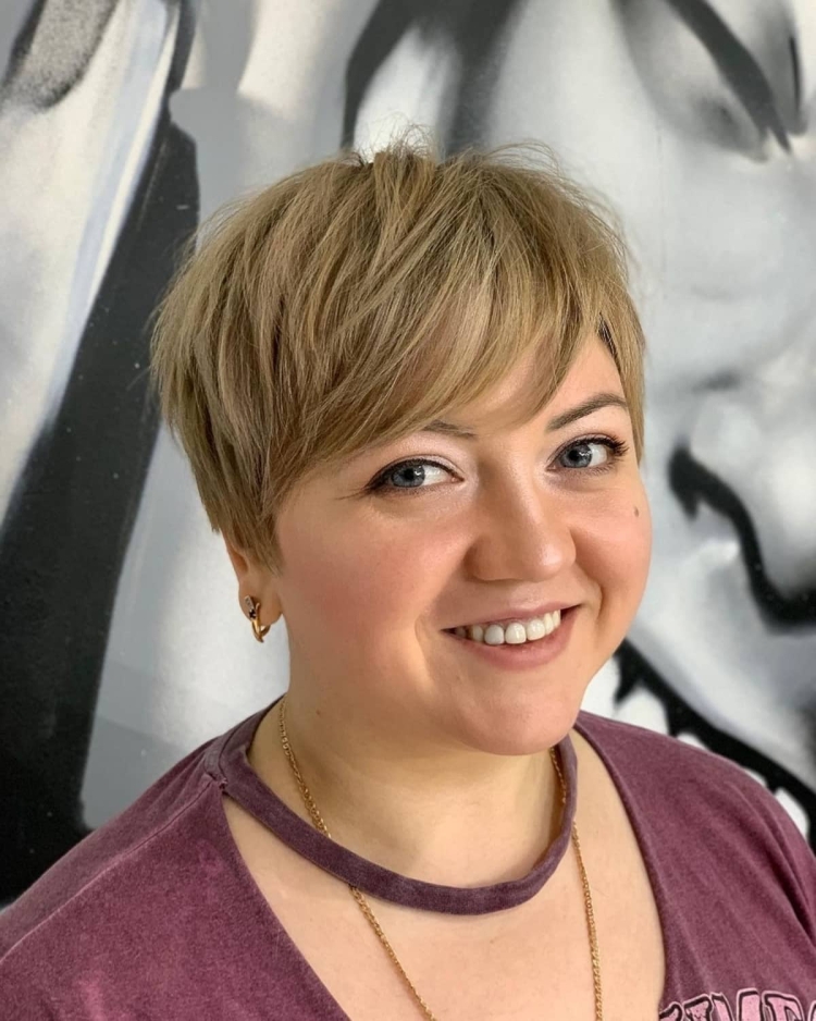 Стрижки Галина Тоторина короткие