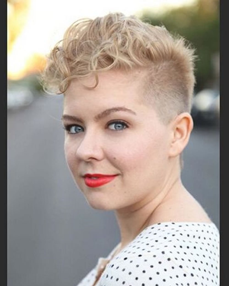 Ультракороткие стрижки для вьющихся волос