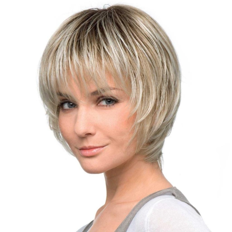 Боб Каскад стрижка на короткие прямые волосы