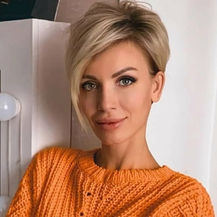 Татьяна Лавски стрижка