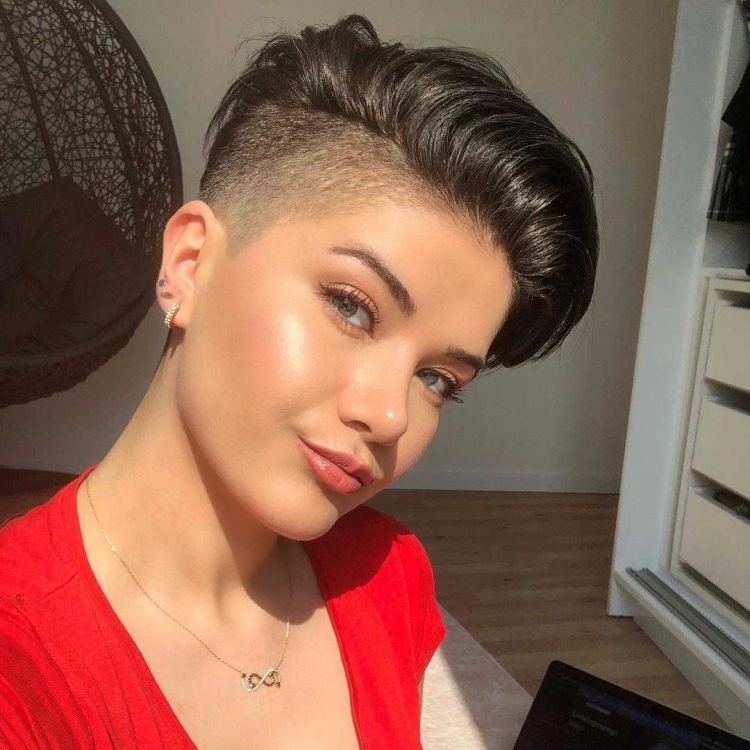 Короткие причёски для девушек