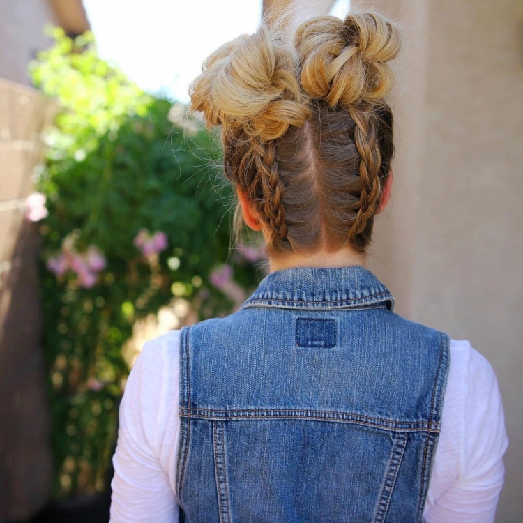 Коса с пучком на макушке