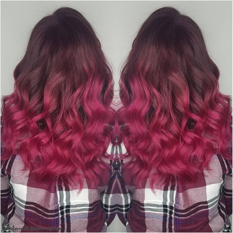 Розовое омбре на каштановые волосы