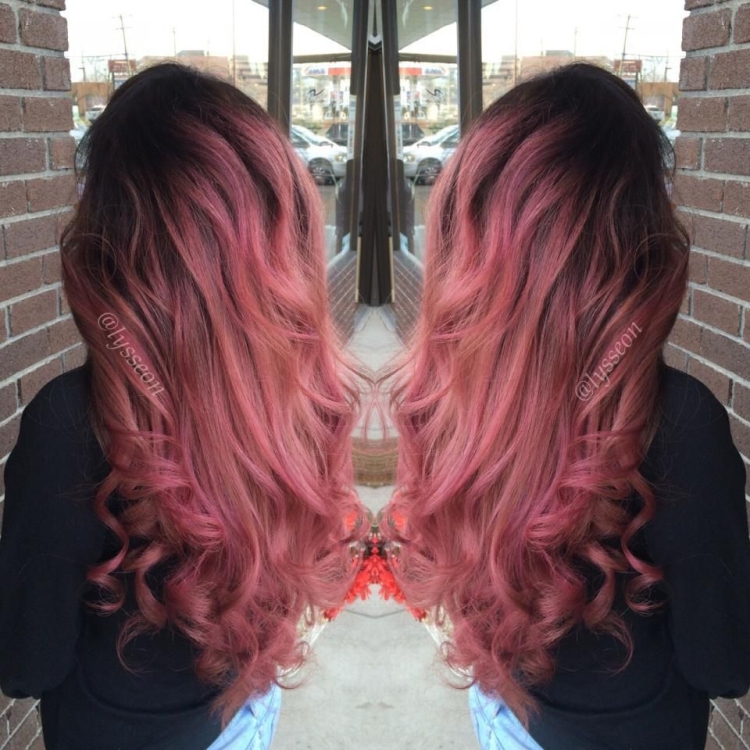 Розовый балаяж на темные волосы