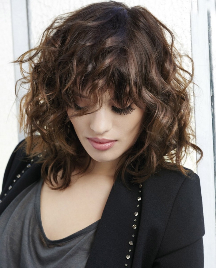 Стрижка рапсодия на средние кудрявые волосы