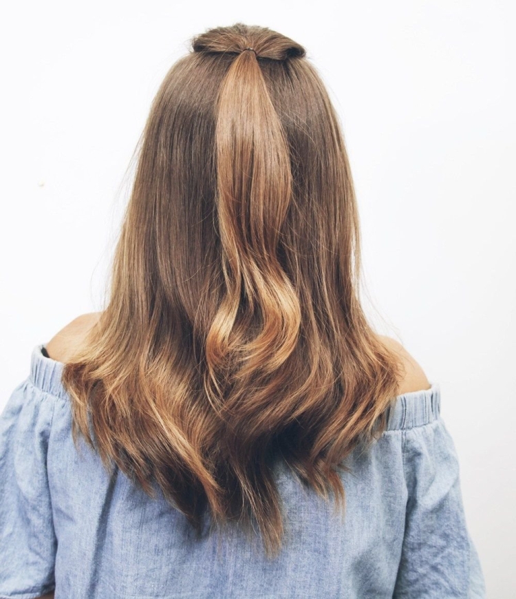 Маленькие хвостики на распущенные волосы