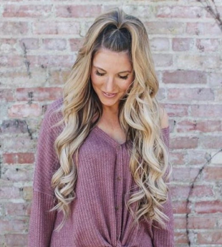 Прическа распущенные волосы и хвостик