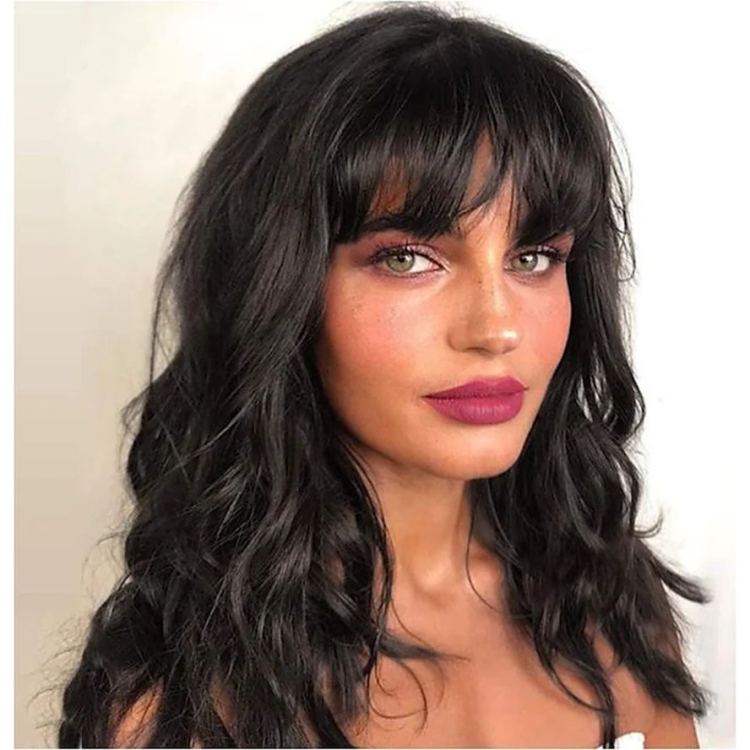 Прямая челка и кудрявые волосы