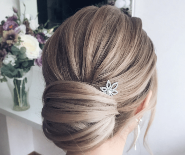 Причёска Ракушка на средние волосы