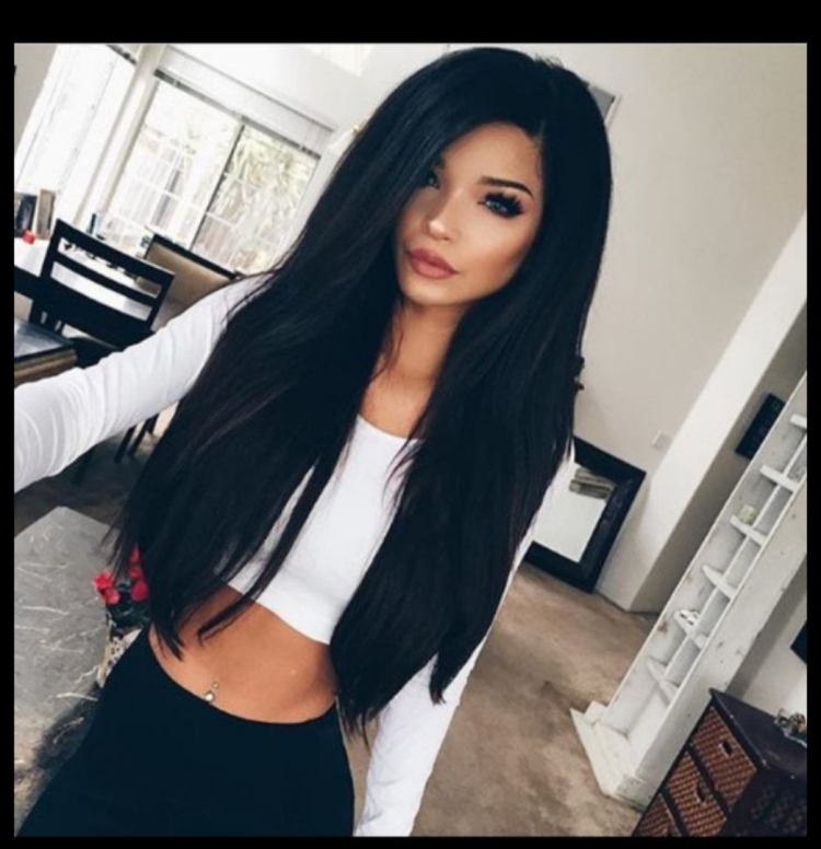 Длинные черные волосы