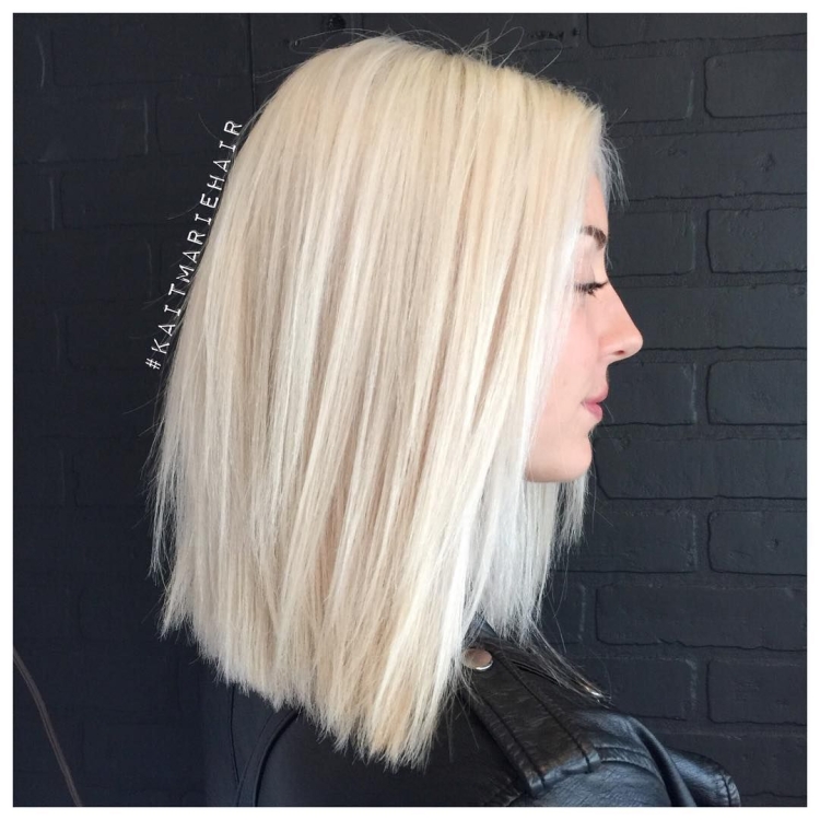 Удлиненное каре на белые волосы