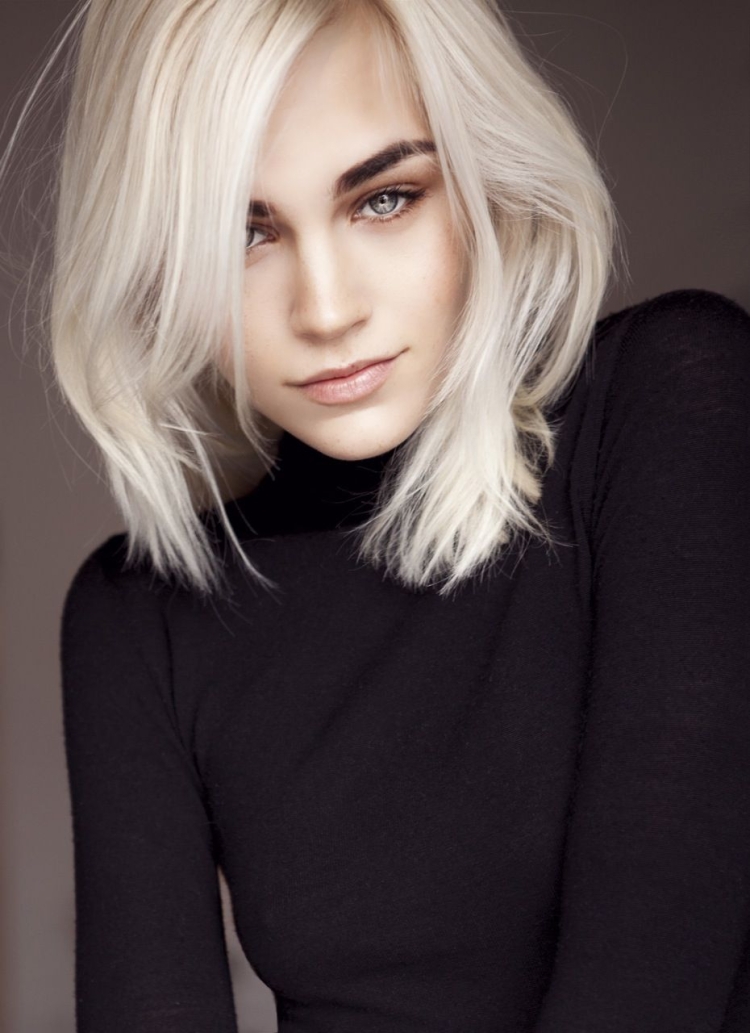 Белые волосы каре