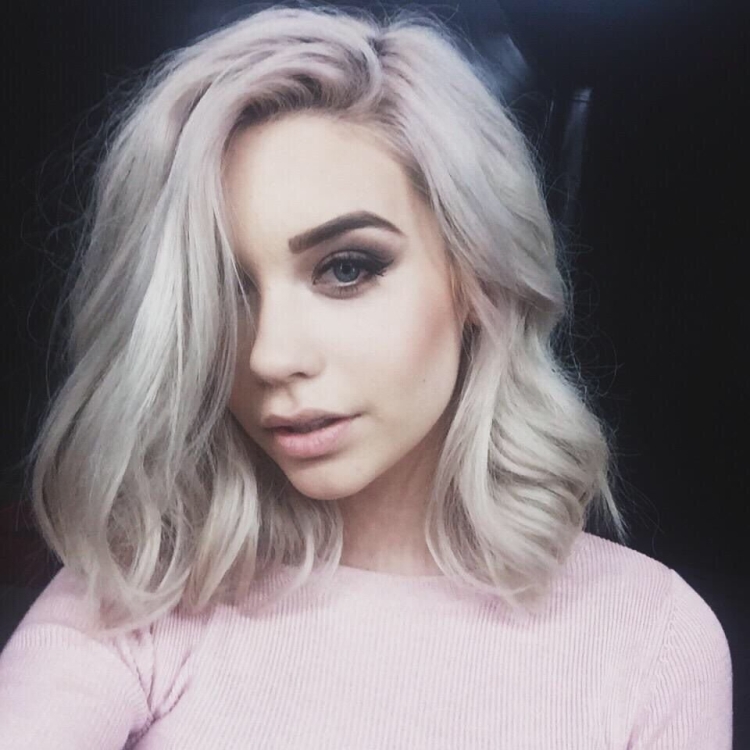 Аманда стил с белыми волосами