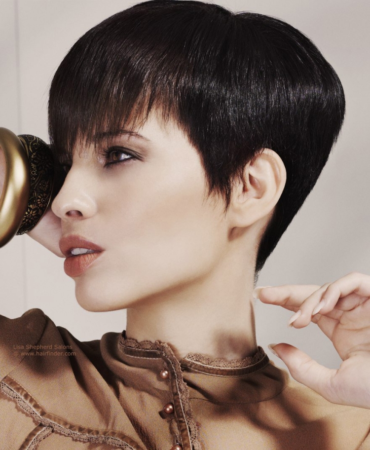 Короткие стрижки с открытыми ушами