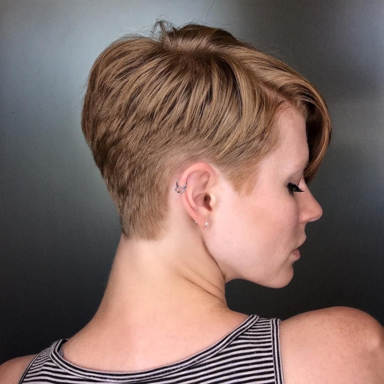 Стрижки для плоского затылка женские