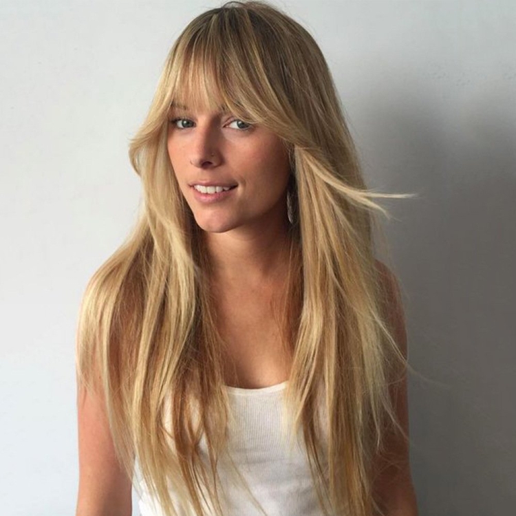 Длинные волосы блонд с челкой