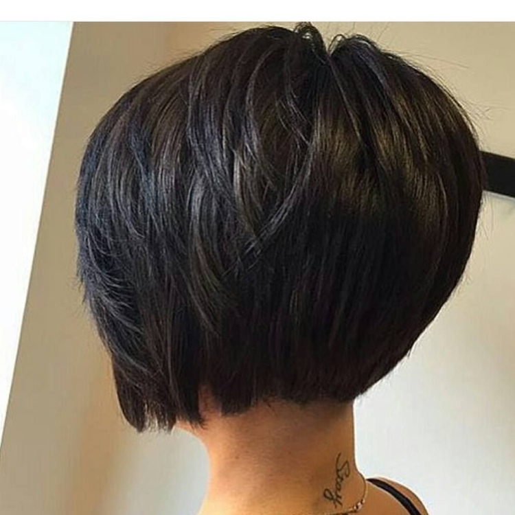 Боб каре затылок