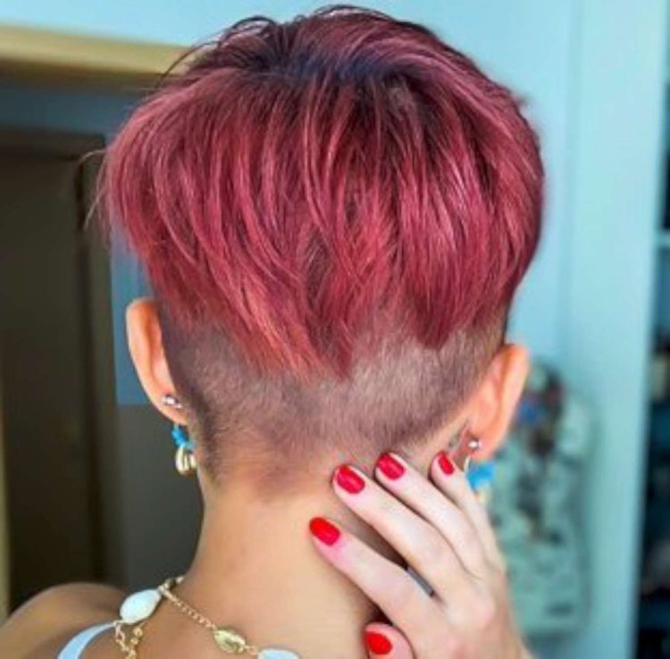 Короткие женские стрижки с выбритым затылком