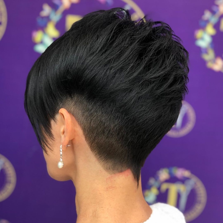 Стрижка Пикси деми Мур