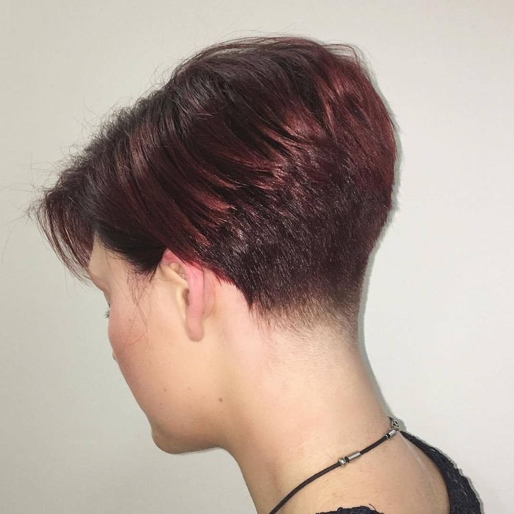 Женская короткая стрижка затылок