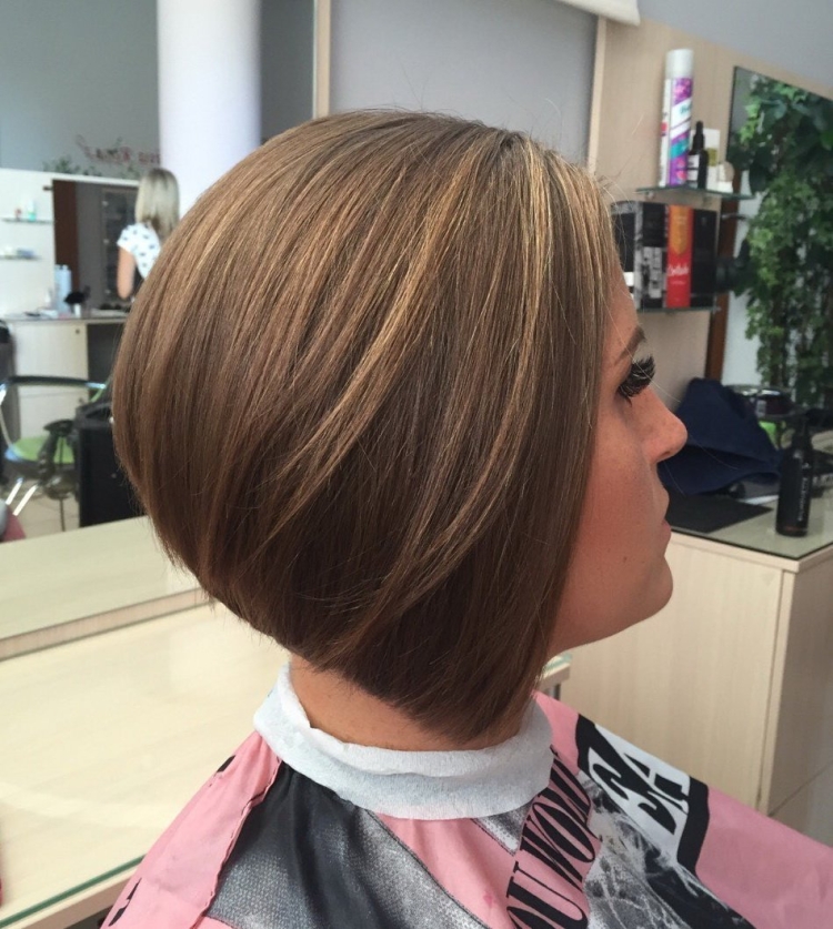 Стрижка каре в парикмахерской