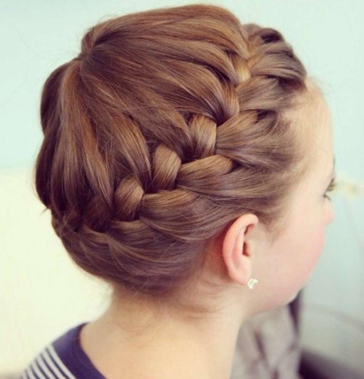 Французская коса вокруг головы