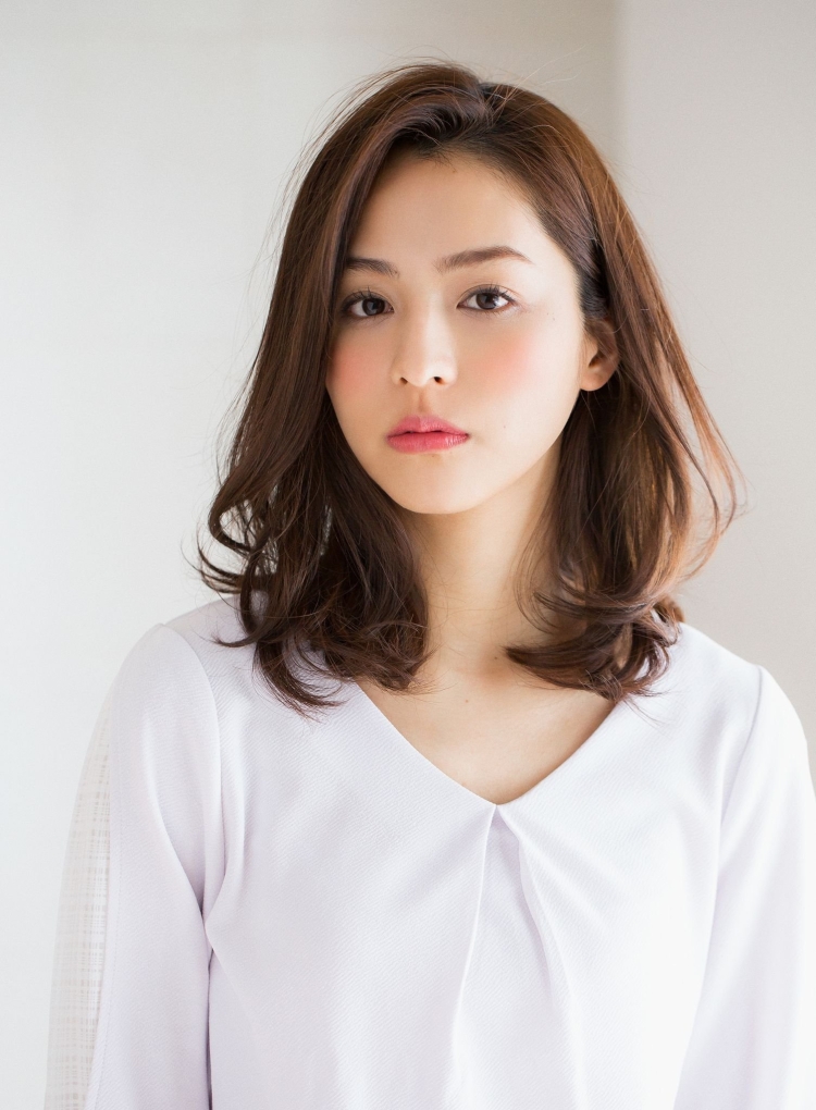 Корейские стрижки до плеч