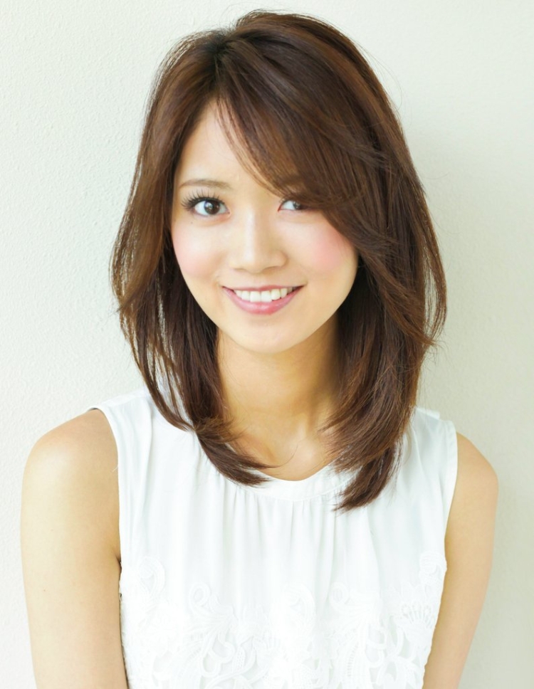 Азиатские стрижки женские на средние волосы