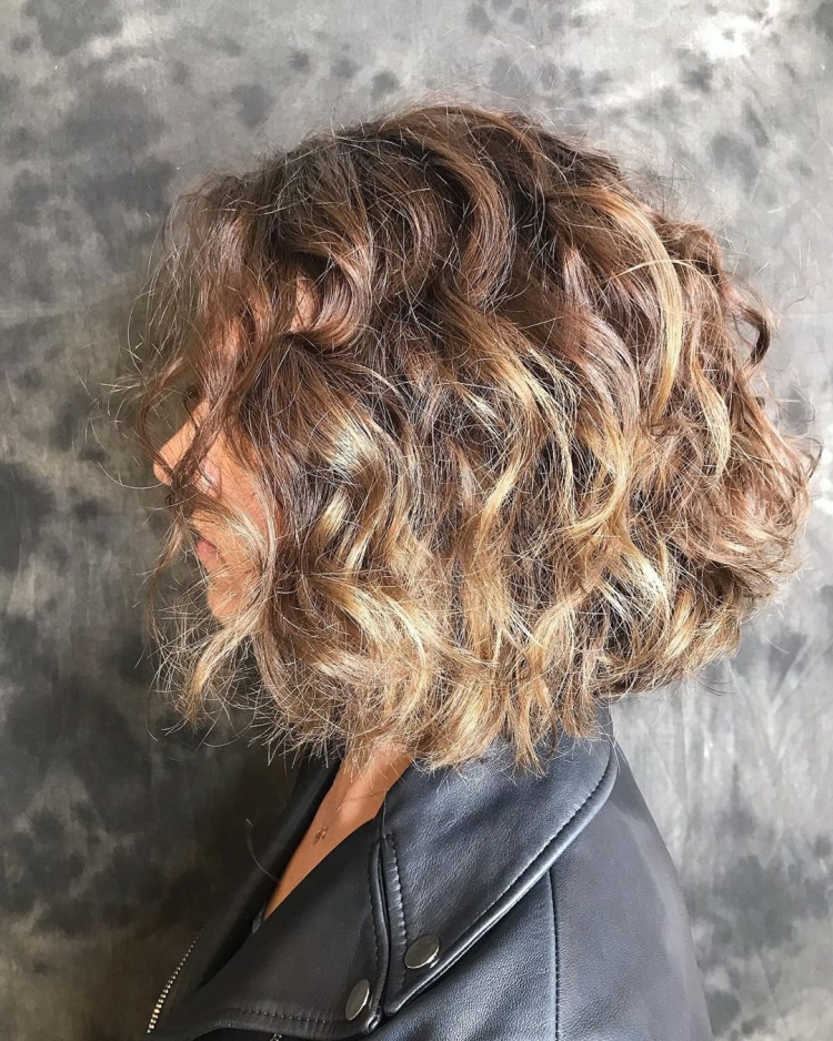 Керли Шег стрижка