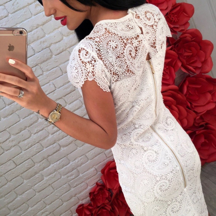 Платье кружевное