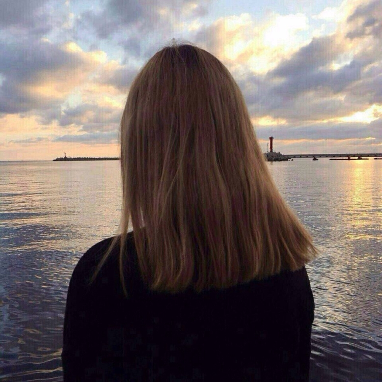 Девушки с каре без лица русые волосы