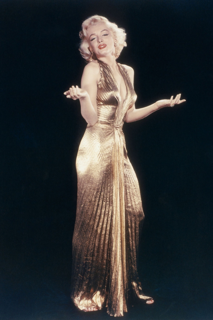 Мэрилин Монро в черном платье