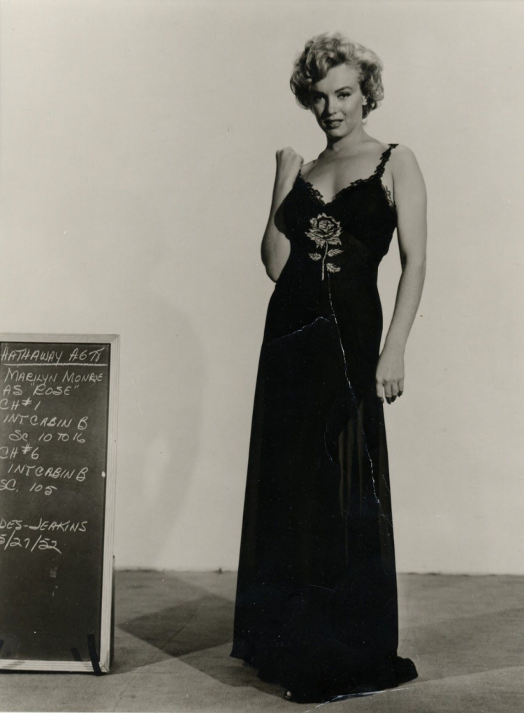 Мэрилин Монро в белом платье