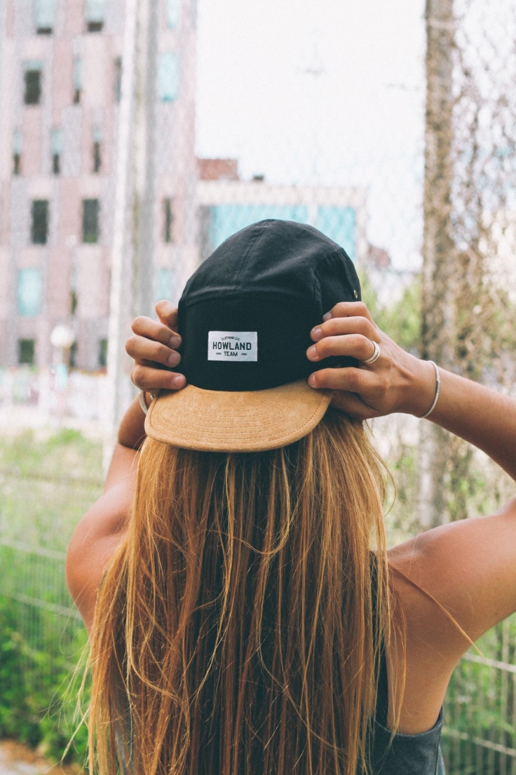 Красивые девушки с закрытым лицом