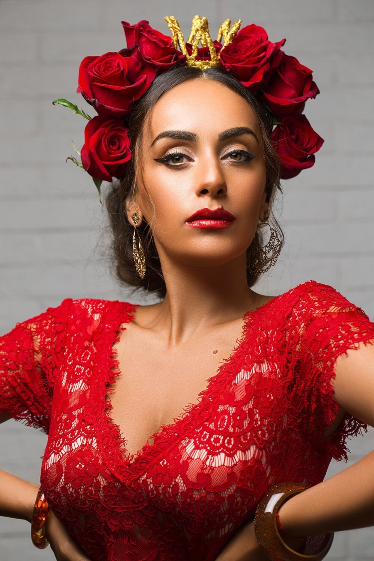 Испанские платья и прически