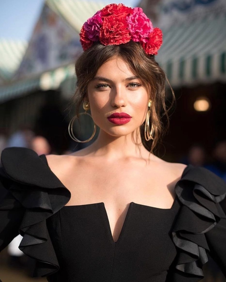 Испанка женщина