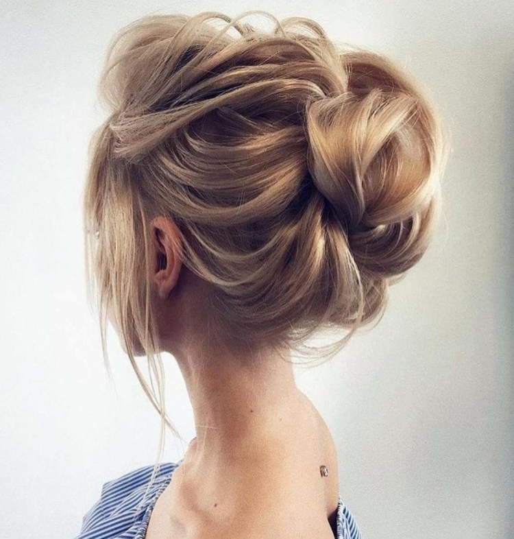 Небрежныйпучок на короткие воломык