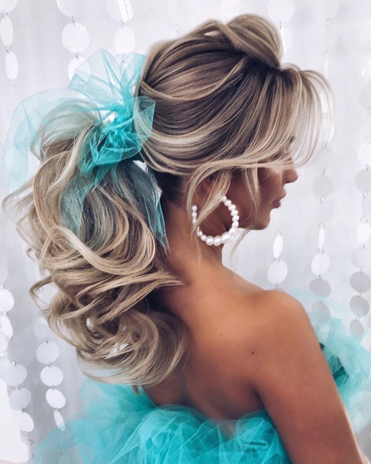 Коктейльная прическа